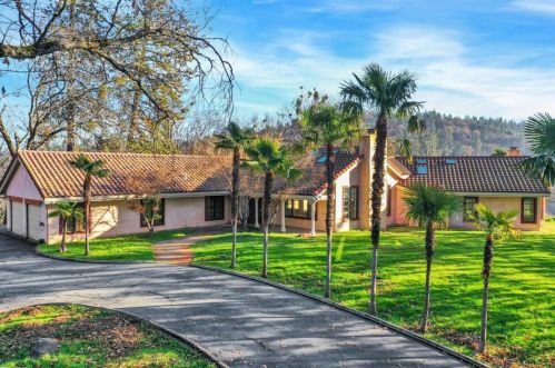 13940 Lodestar Dr, Grass Valley, CA 95949-8362