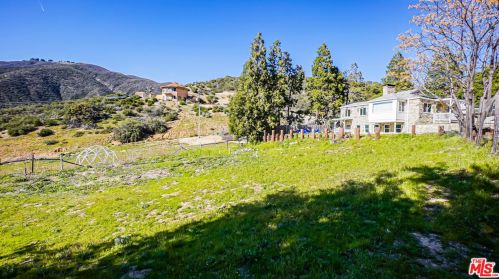 40321 Calle Rosalito, Santa Clarita CA  91390-1088 exterior