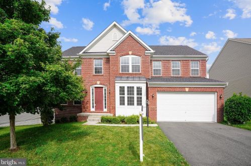 16338 Boatswain Cir, Woodbridge VA  22191-3077 exterior