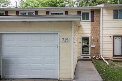 725 Garnet Dr, Ames, IA 50010-8418