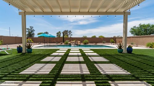 7544 Peppertree Dr, Gilbert AZ  85298 exterior