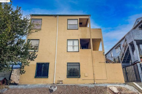 2534 26th St, Oakland, CA 94601-1215
