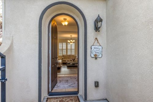 28474 Camino Del Arte Dr, Santa Clarita CA  91354-3094 exterior