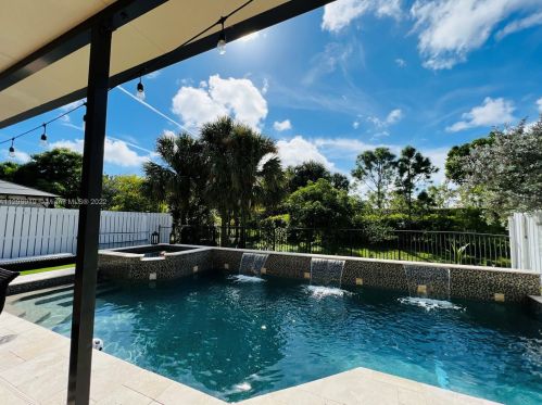 3864 Aspen Leaf Dr, Boynton Beach FL  33436-1700 exterior