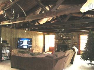 3060 Panhandle Rd, Wartrace, TN 37183-3725