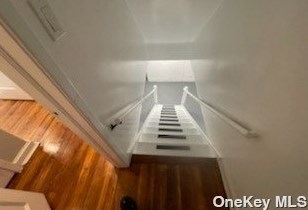 309 Ivy Ave, Westbury NY  11590-1938 exterior