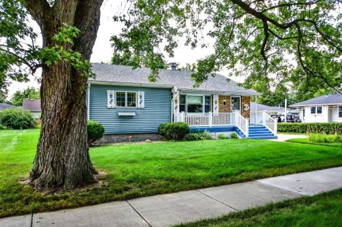 911 Main St, Crown Point, IN 46307-4817