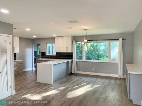 115 2nd Ave, Dania Beach FL  33004-4809 exterior