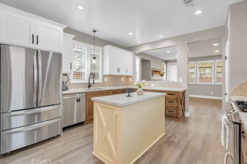 32835 Fairmont Ln, Lake Elsinore CA  92530-6282 exterior