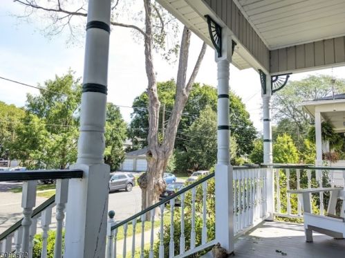 314 4th St, Belvidere, NJ 07823-1809
