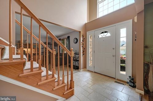 807 Antietam Dr, Douglassville, PA 19518-8756