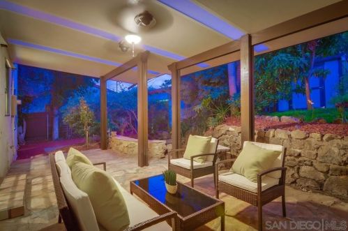 3211 Dumas St, San Diego CA 92106-1317 exterior