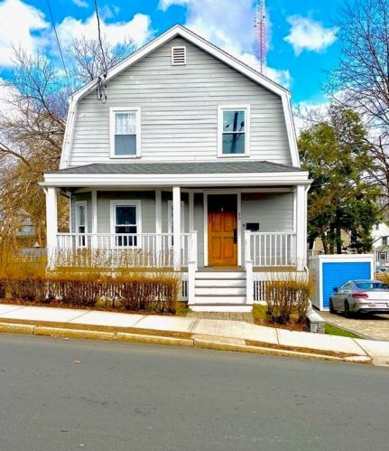 50 Oak St, Newton, MA 02464-1422