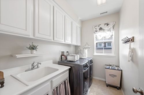 45730 Shasta Ln, Temecula CA  92592-1383 exterior