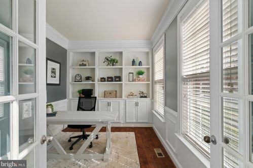 15340 Wits End Dr, Woodbridge VA  22193-5889 exterior