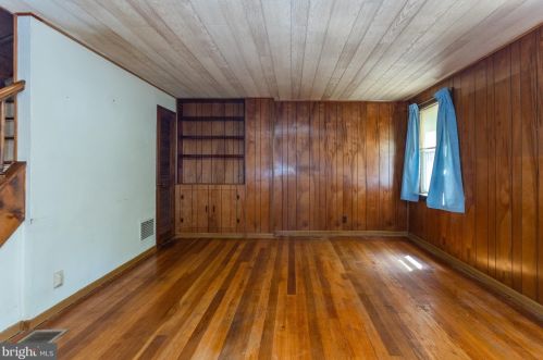 921 Baltimore Ave, Wilmington, DE 19805-2528