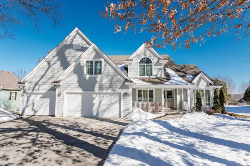 732 Winston Way, Chenequa, WI 53029-2538