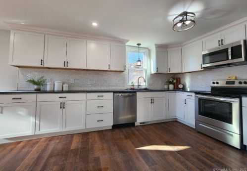 222 Thorpe Ave, Meriden CT  06450-9206 exterior