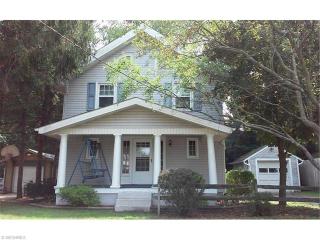 1818 Hillcrest Rd, Canton, OH 44709-3257