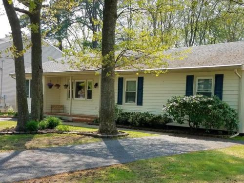 34 Hollycrest Dr, Bricktown, NJ 08723-7685