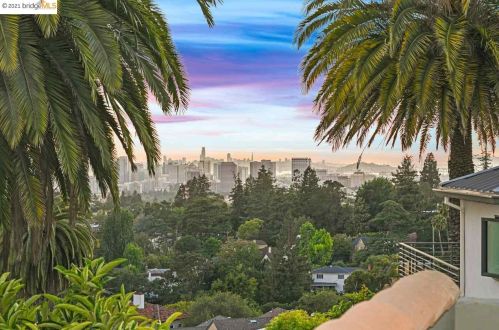 700 Glendome Cir, Oakland, CA 94602-1410