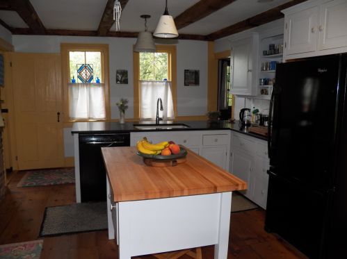 179 North Rd, Deerfield NH  03037-1100 exterior