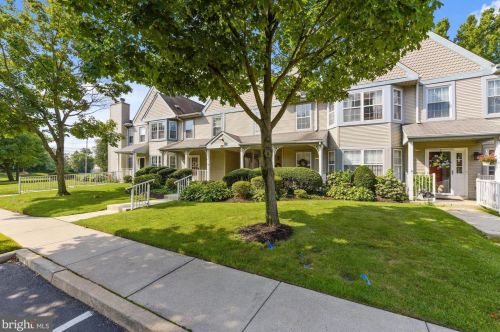 1103 Sweetwater Dr, Riverton, NJ 08077-2473