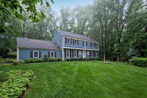 36 High Ridge Rd, Dover, NJ 07869-4569