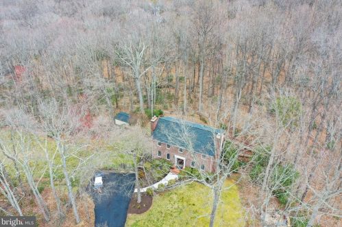 5550 Wide Oak Ct, Woodbridge VA  22192-6036 exterior