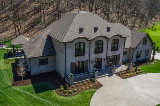 105 Treemont Ln, Franklin, TN 37069-4201