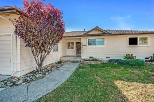 2619 Mimosa St, Santa Rosa, CA 95405-8429