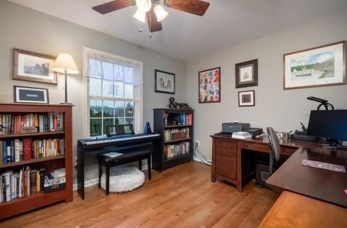 4721 Reston Dr, Easton PA  18040-6756 exterior