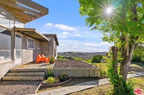 2083 Hanscom Dr, South Pasadena CA  91030-4011 exterior