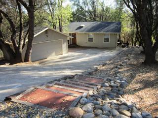 20590 Nob Hill Cir, Groveland, CA 95321-9576