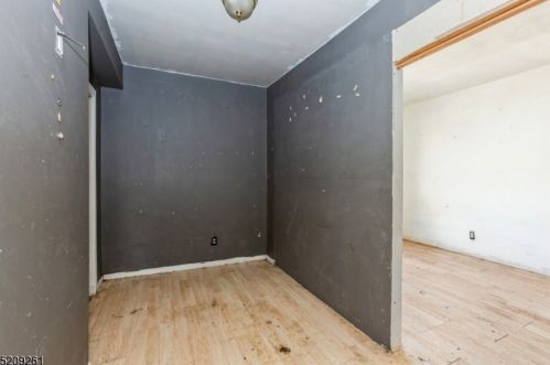 39 Elmwood Ave, Irvington NJ  07111-1955 exterior