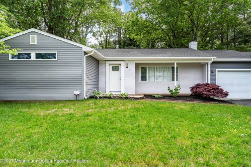 41 Gloria Ann Smith Dr, Bricktown, NJ 08723-6611