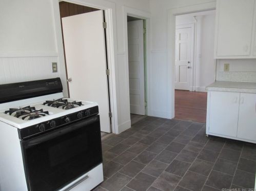 68 Raymond St, United States Coast Guard Ac CT  06320-3816 exterior