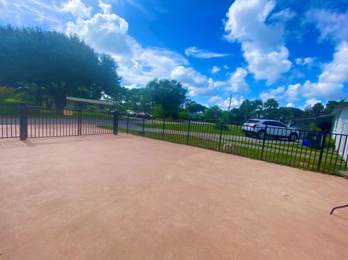 772 Arlington Dr, West Palm Beach, FL 33415-3516