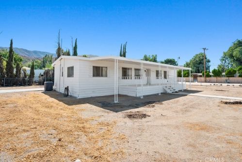 19841 Grand Ave, Lake Elsinore CA  92530-6432 exterior