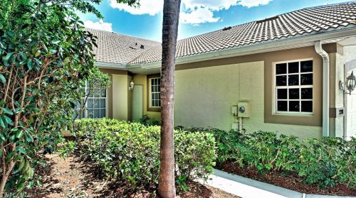 2201 Carnaby Ct, Lehigh Acres, FL 33973-6035