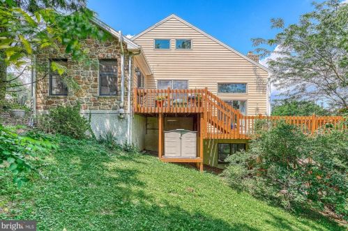 1015 Country Club Rd, Camp Hill PA  17011-1049 exterior