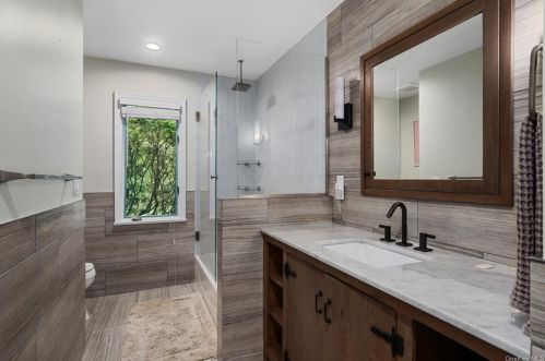 164 Westchester Ave, Scotts Corners NY  10576-1705 exterior