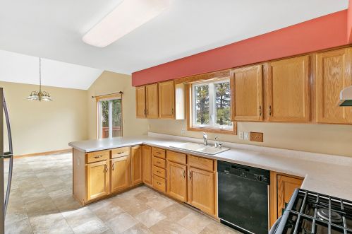 8780 68th St, Kenosha, WI 53142-7656