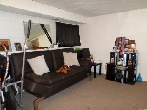 814 Delaware Ave, North Lindenhurst NY  11757-2811 exterior