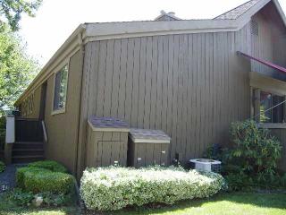 139 South Trl, Stratford, CT 06614-6157
