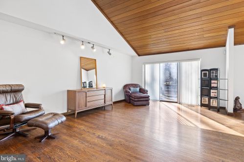 11 Woodbrook Cir, Wilmington DE  19810-4119 exterior