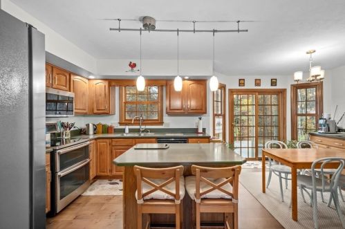 130 Maplevue Dr, Beaver Falls PA  15010-1475 exterior