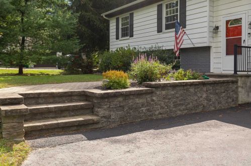 545 Quaker Ln, Hyde Park NY  12538-3011 exterior