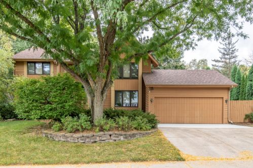 1107 Larchmont Dr, Waukesha, WI 53186-6765