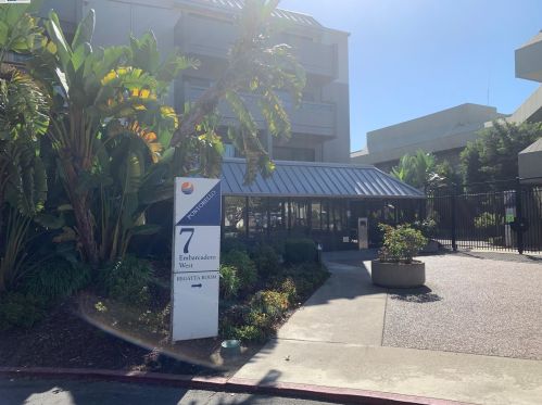 7 Embarcadero, Oakland CA  94607-4502 exterior